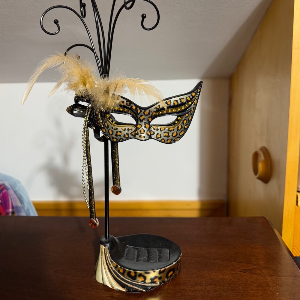 Leopard masquerade jewelry holder